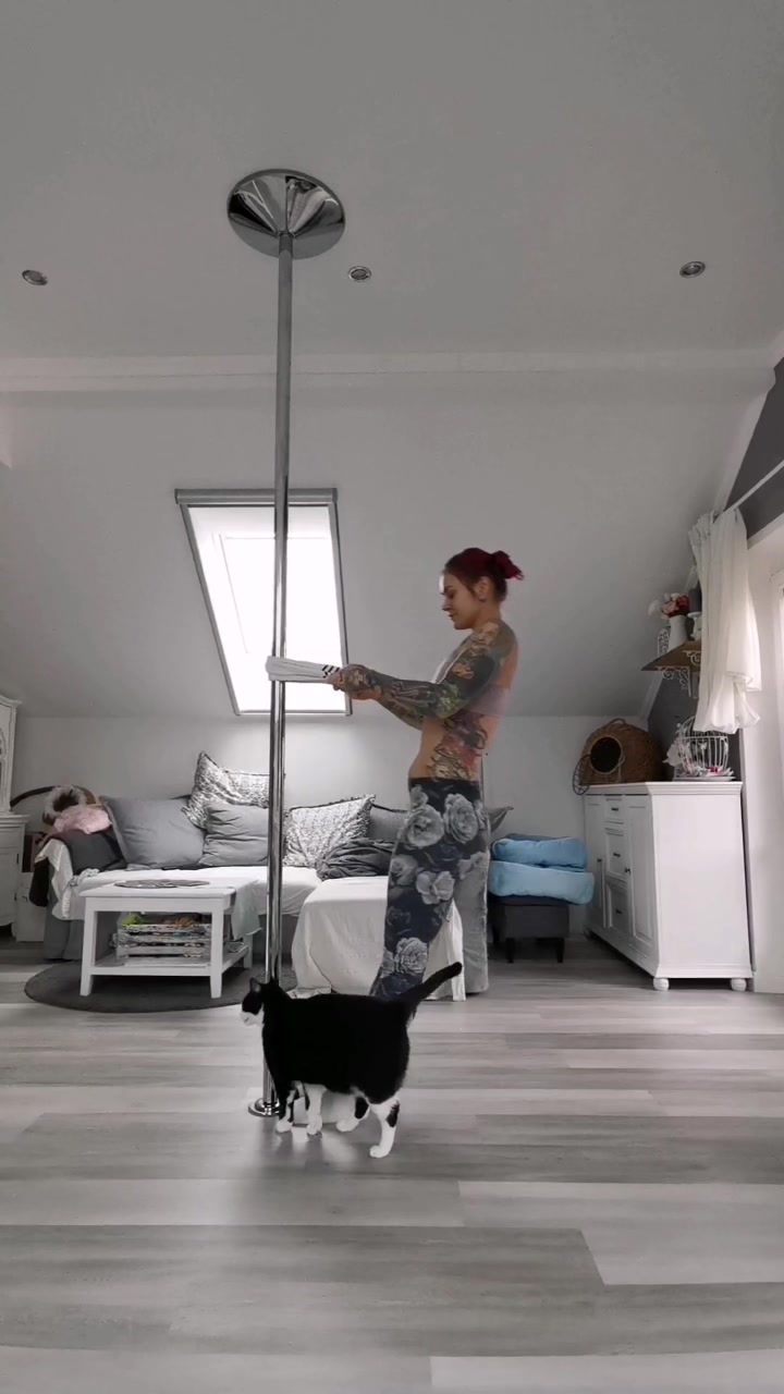 @Nina_Napalm