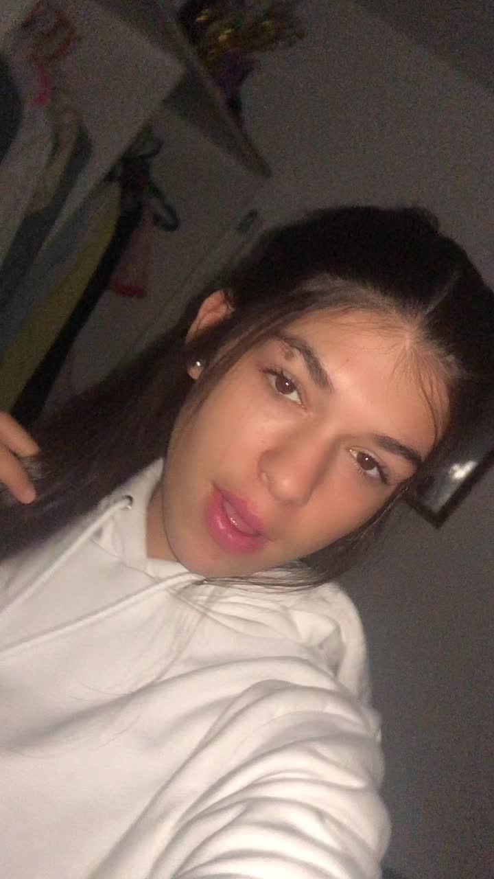 @😼