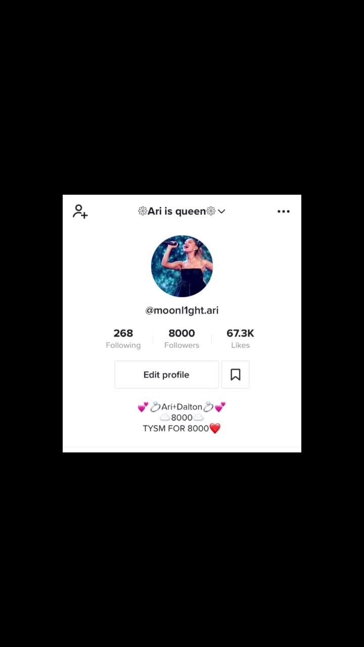 @𑁍Ari is queen𑁍