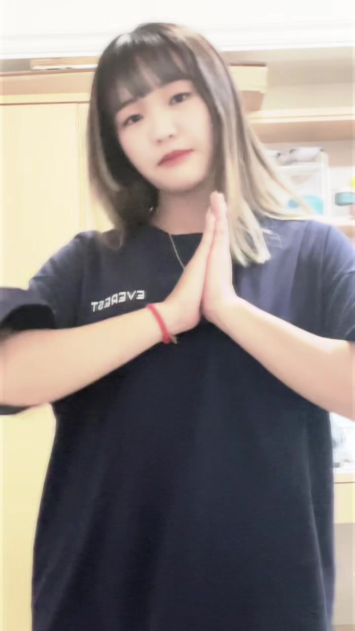 @被咬一口的衣服