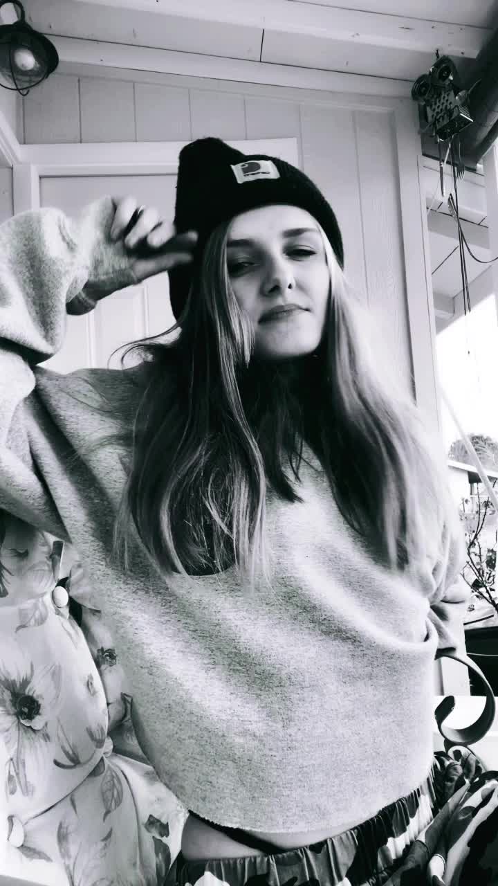 @EmilyTaraisabadbunny;)