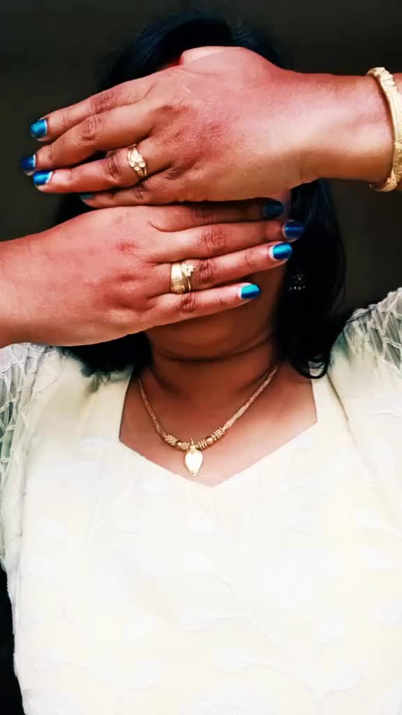 @Darshiii