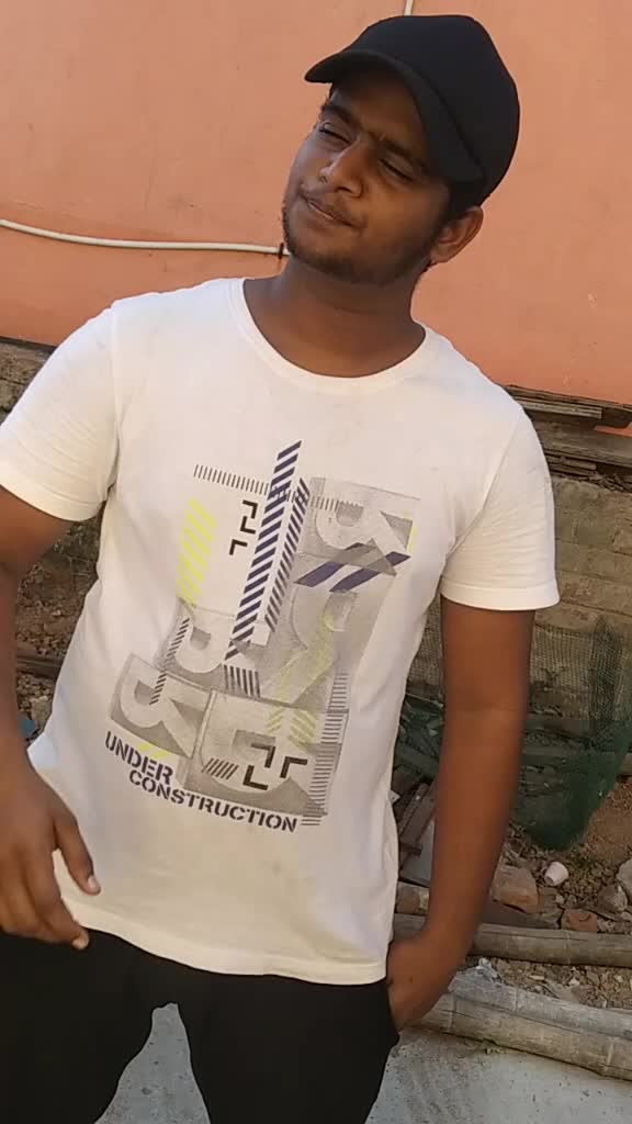 @vìkky_rõmæñ