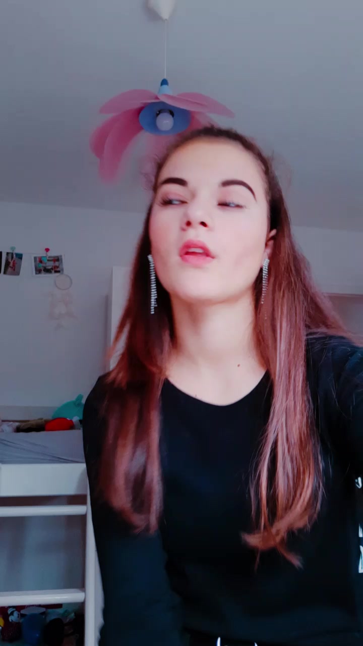 @𝓛𝓮𝓪 🎀