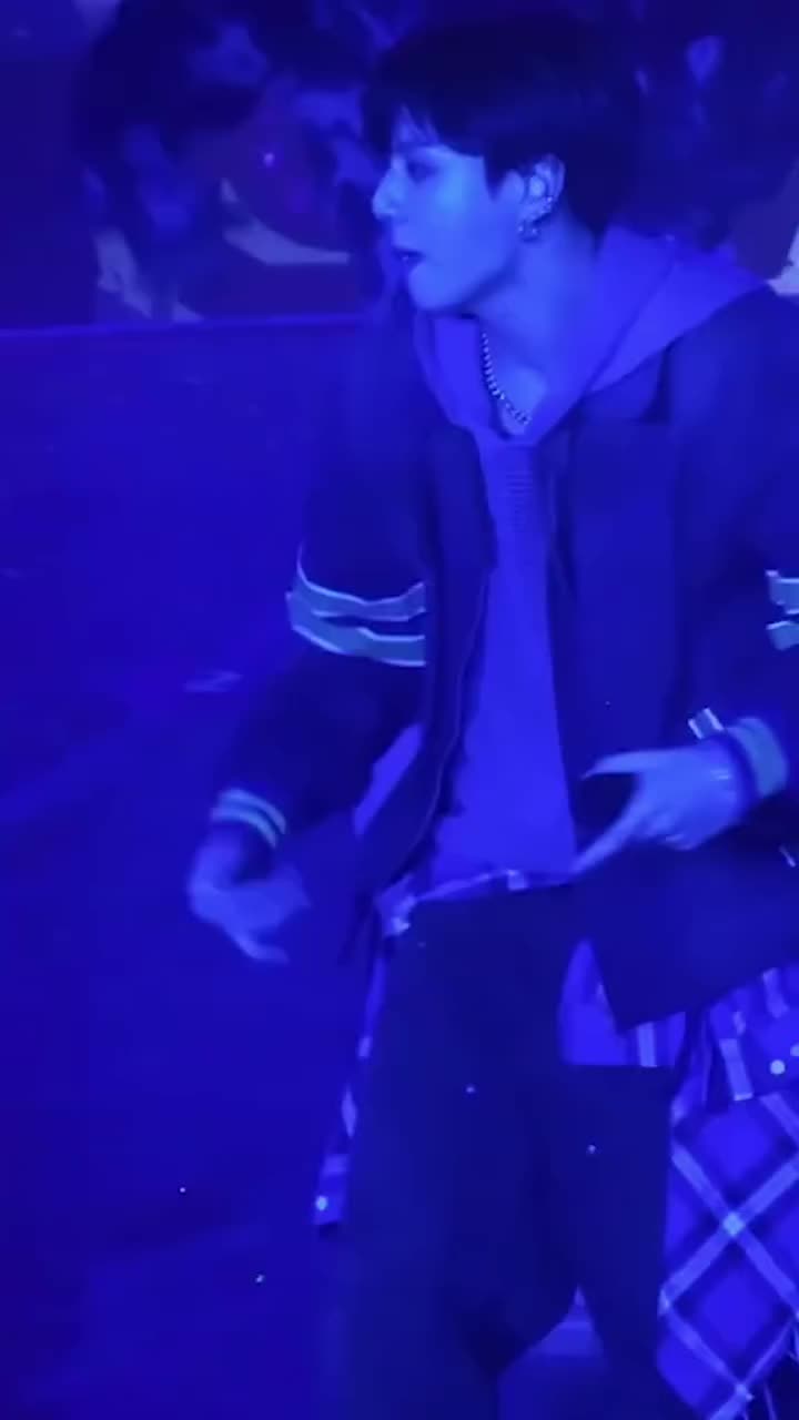 @Royal_bts_army1995