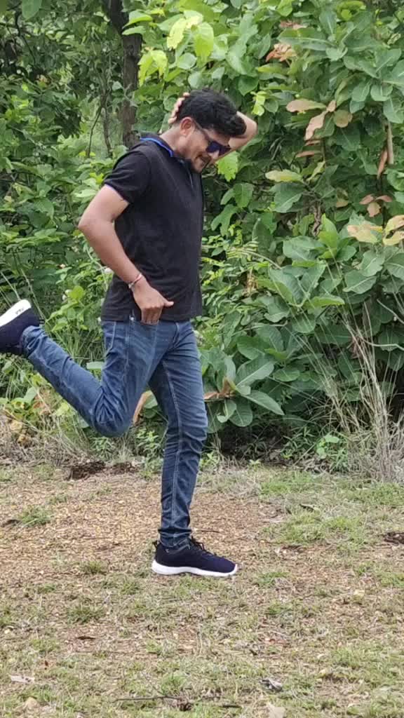 @Mr_Dhanush😀