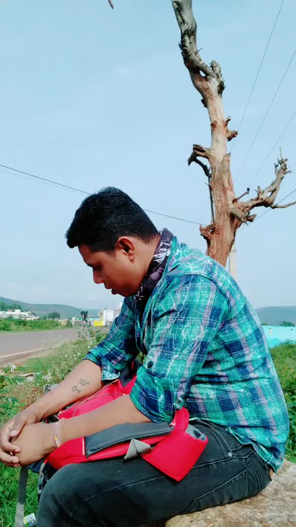 @smile boy😀😀😀