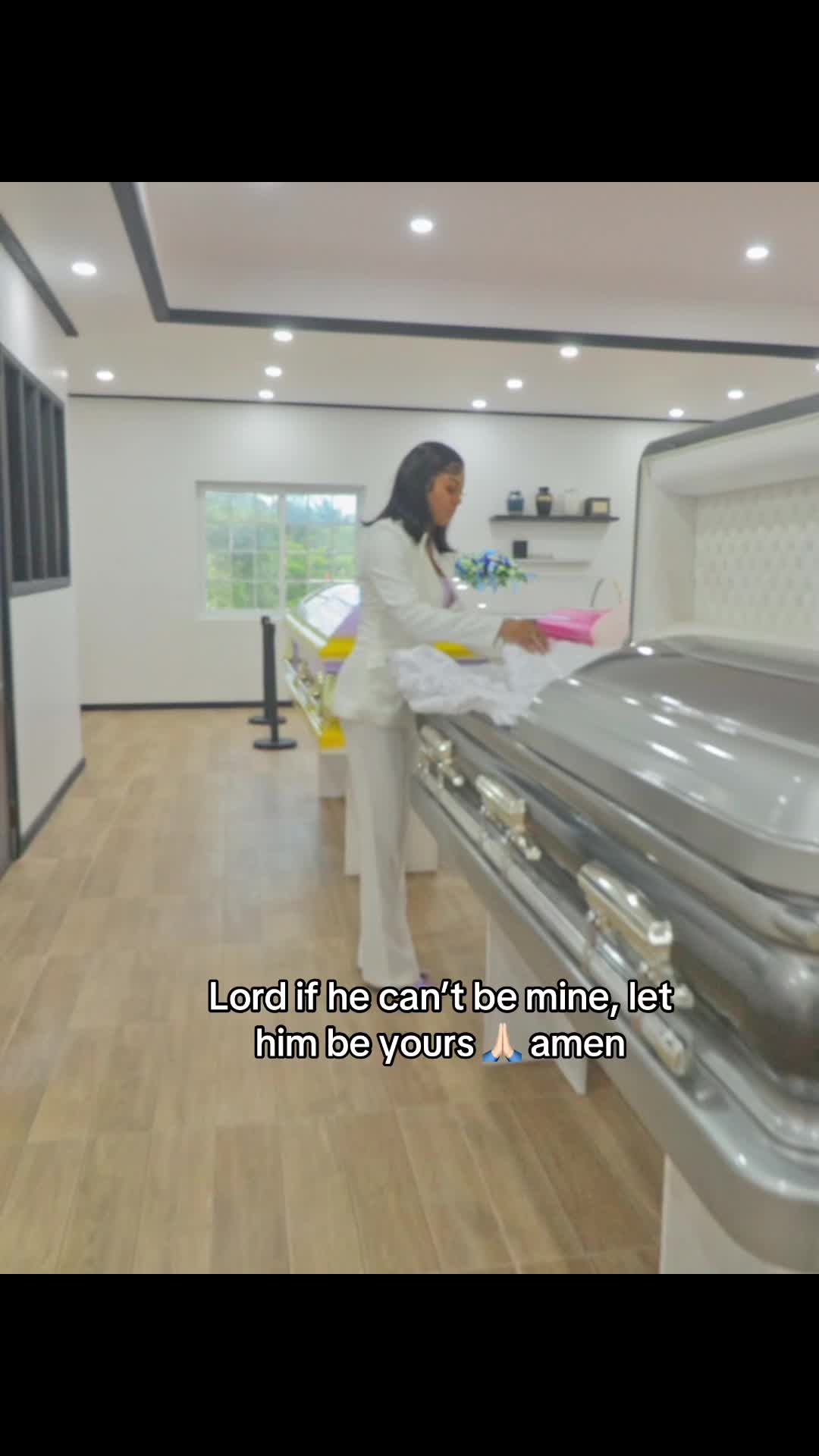 @Miss.FuneralHomeGirl