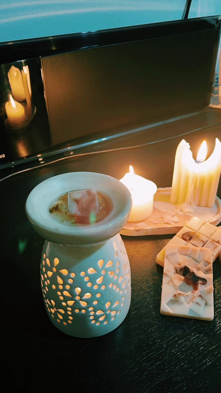 @Chaud Candles