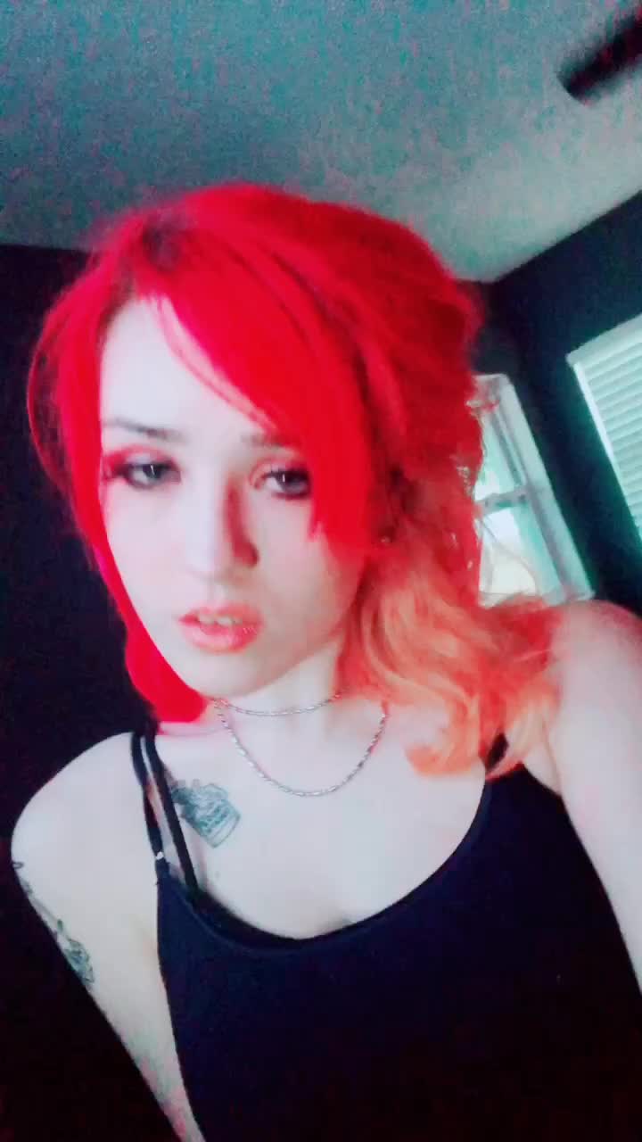 @VaporwaveVally🥀