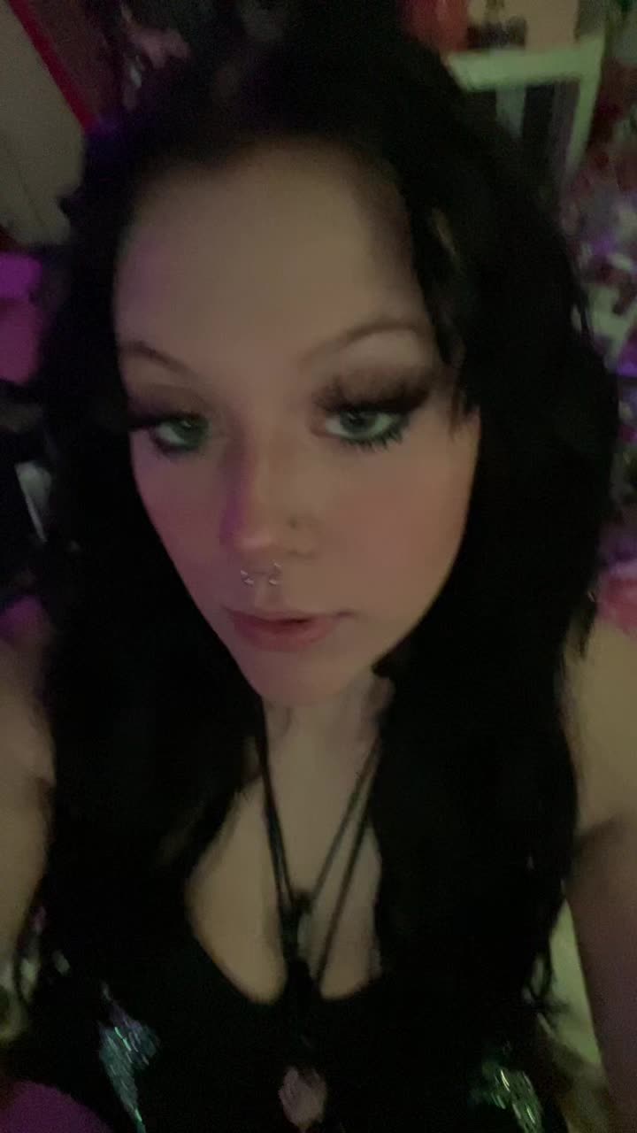 @teaganseniuk
