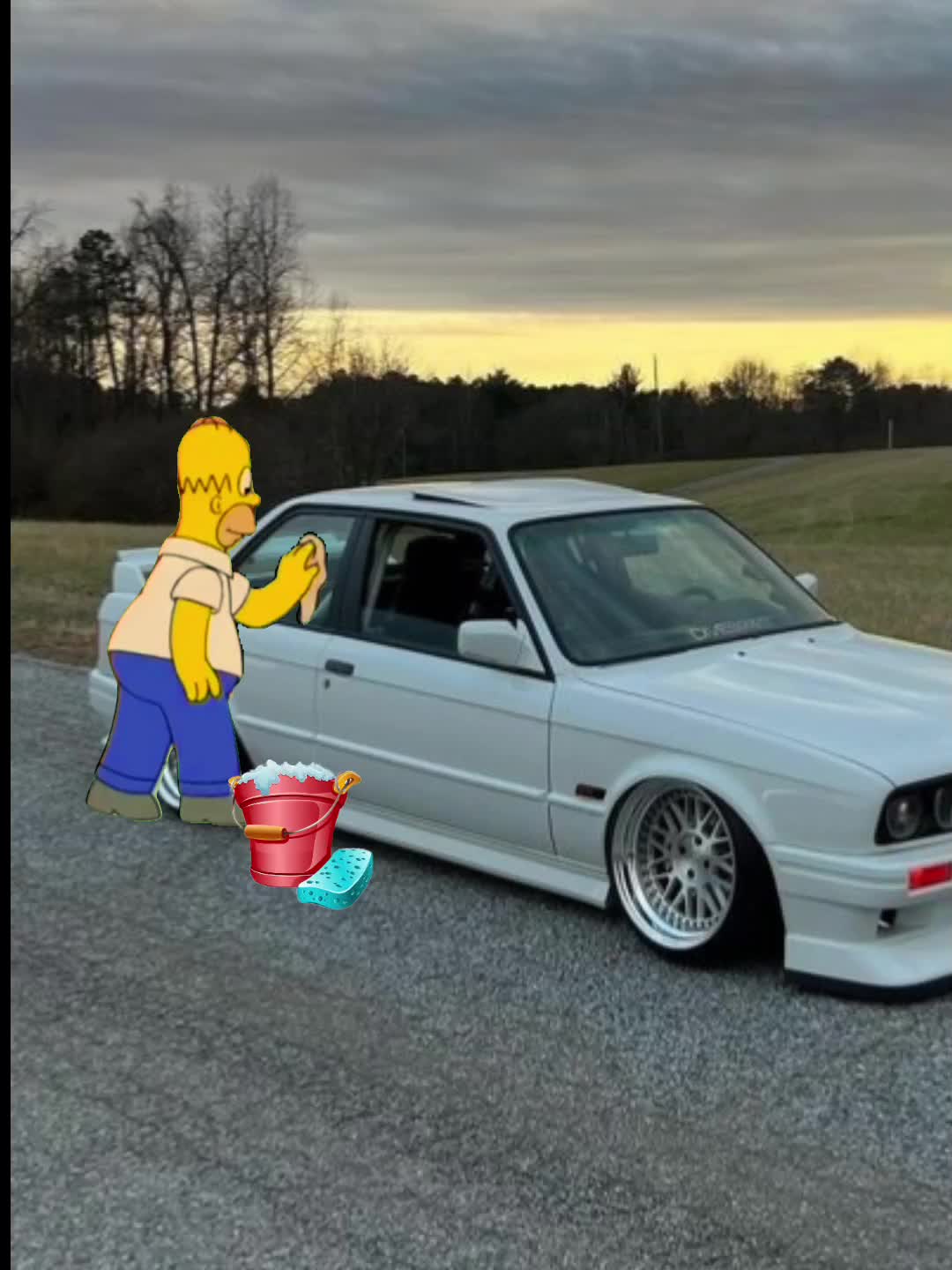 @//M