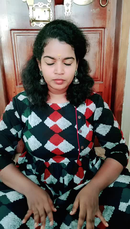@👸Nandhini Ravi👸