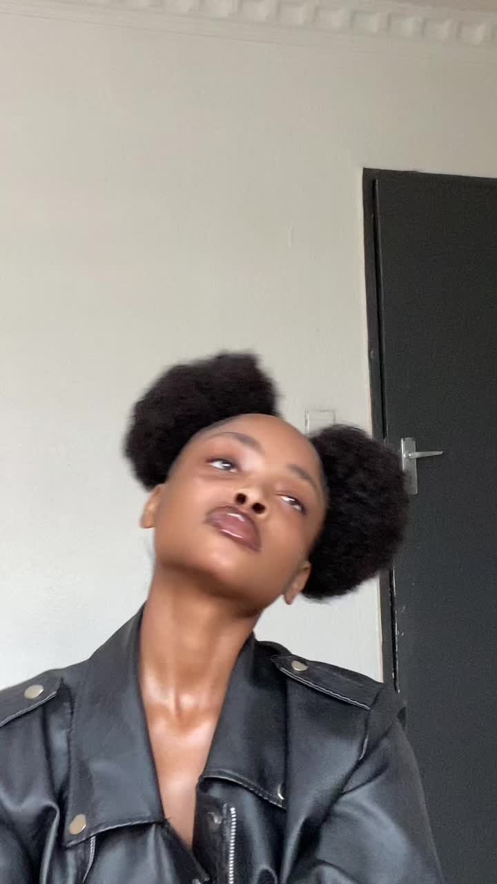 @Unathi Radebe🎭