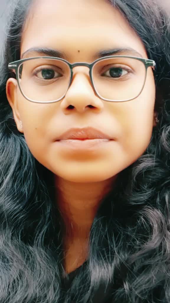 @👑POOJITHA✨