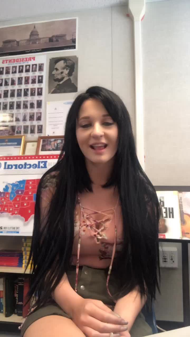 @LizzieG