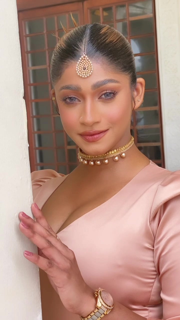 @ceylonbrides.com