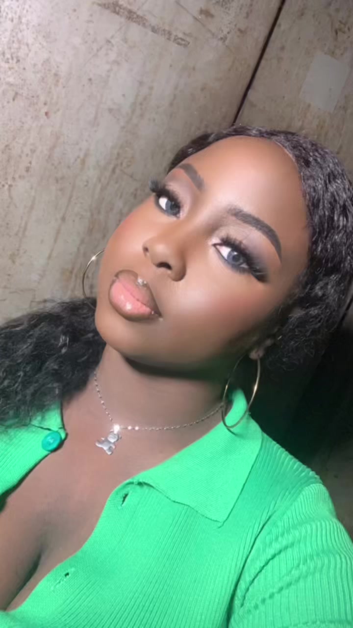 @Layomiii