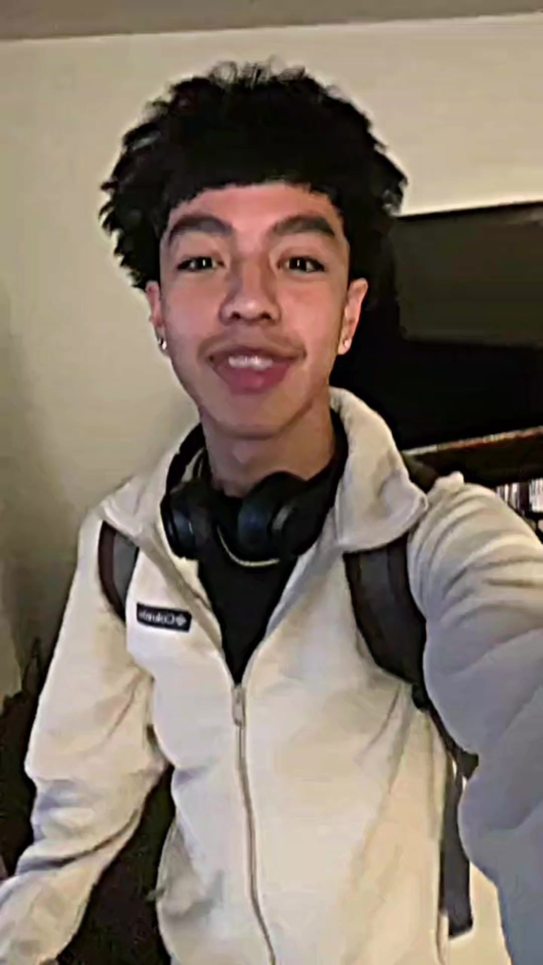 @- 🧟