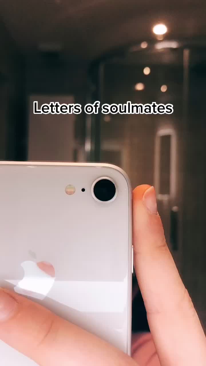 @🦋