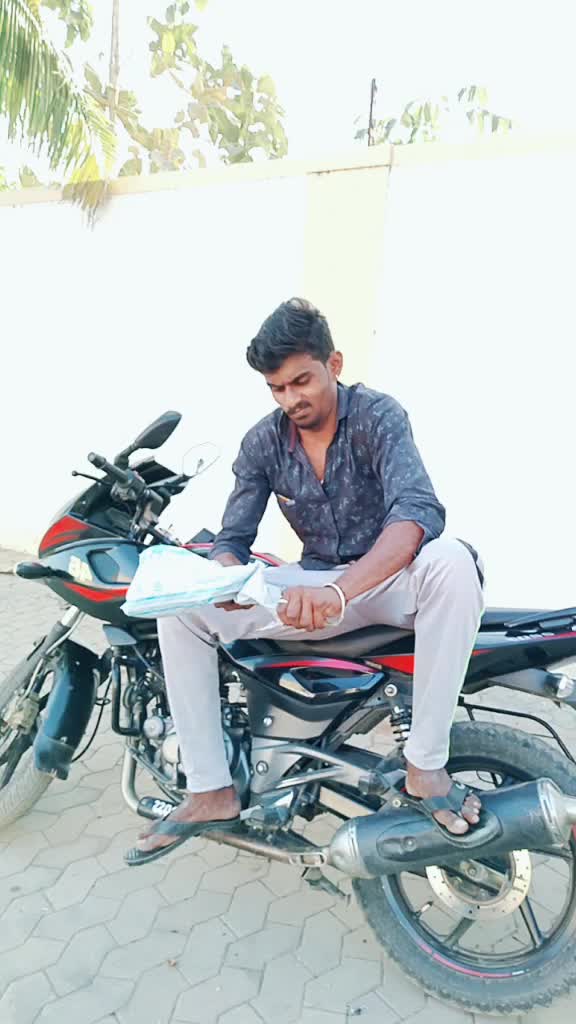 @smlie_santhu