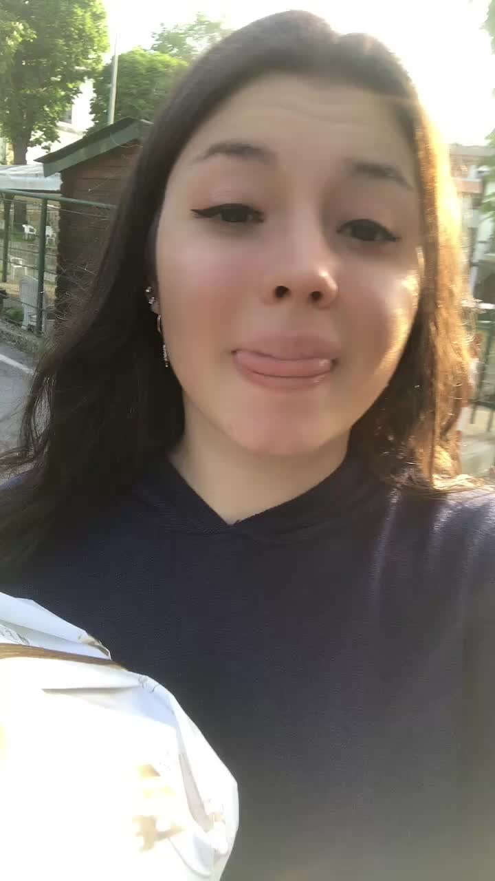 @Alexa💫