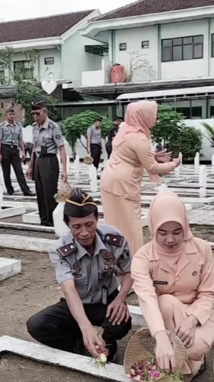 @Cha_ichaa