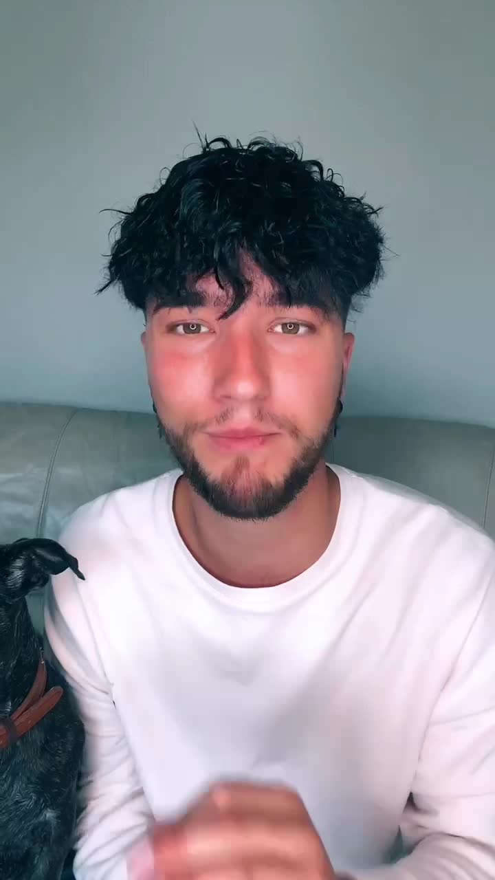 @Jonhughess