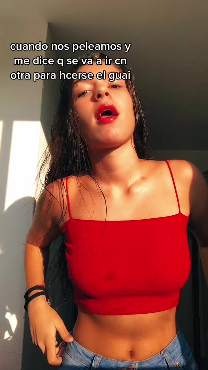 @😼