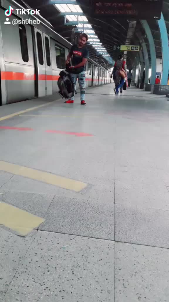 @꧁༺ चॉकलेटी बॉय  ༻꧂