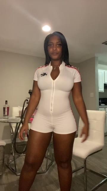 @sheiskatalina
