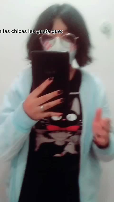 @:3