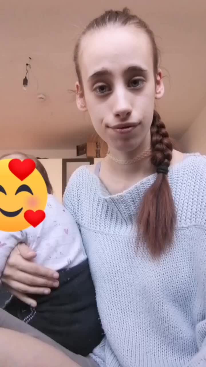 @Yasmin König