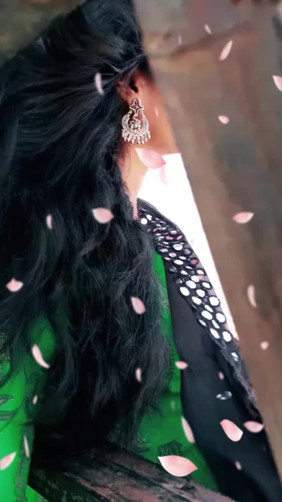 @MAHITHA MAHI🔱