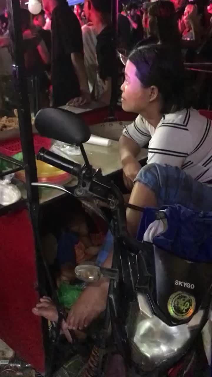 @Yǒung