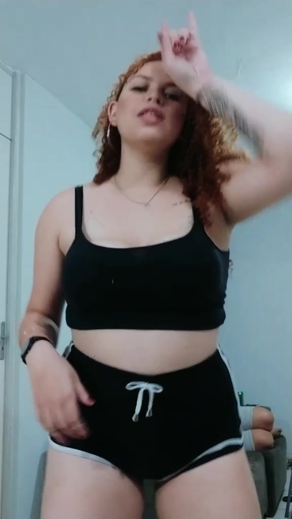 @Lari Magalh&atilde;es