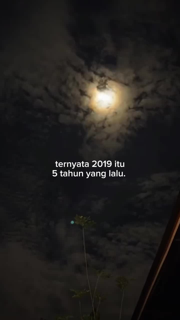 @𝐓𝐢𝐚🏸