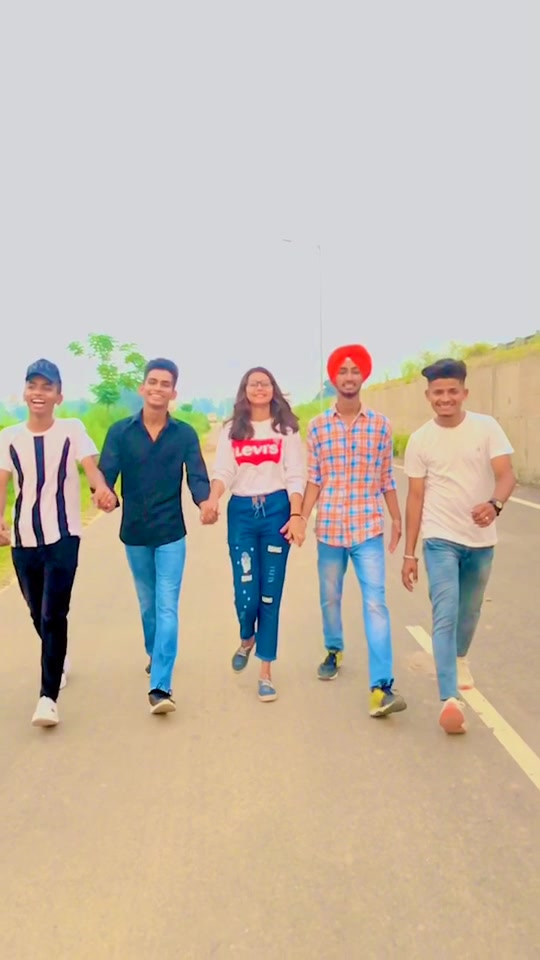 @🤘pratham walia🤘