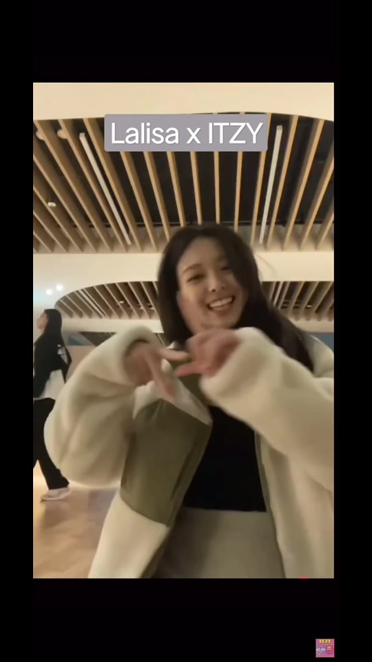 @YUNA ITZY