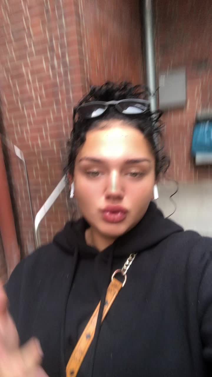 @Maria_hmbs