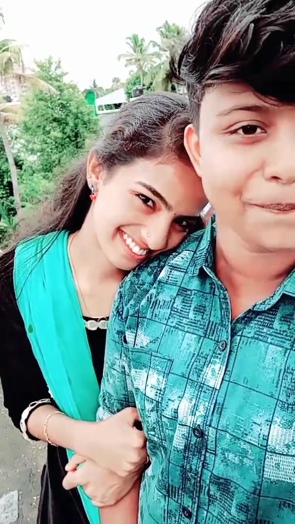@kunjAnz_🖤