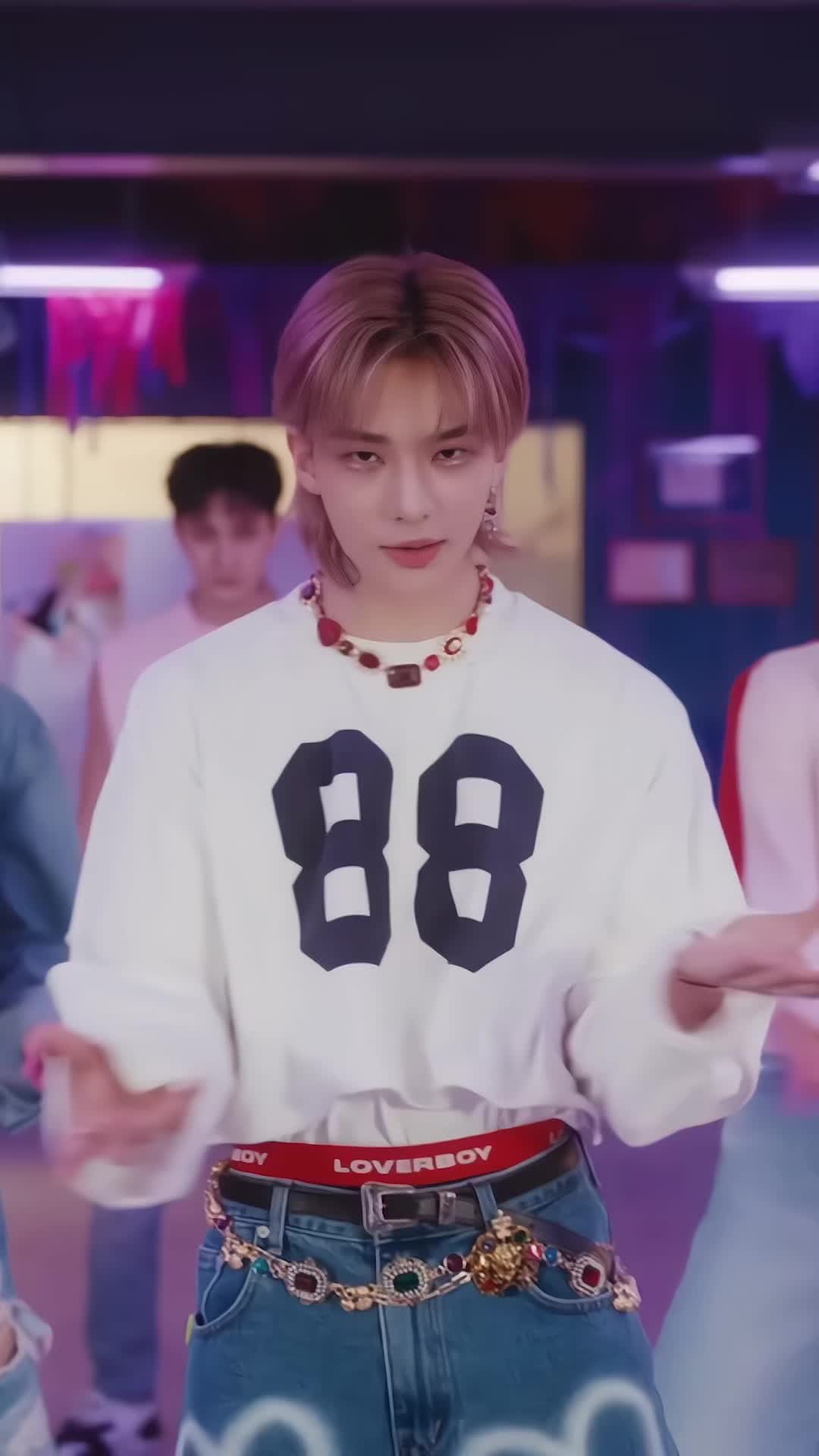 @𝓜ɑ̫nᑯׅყ (hyunlindin)