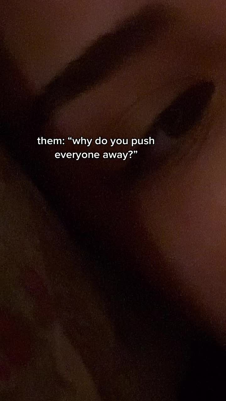 @🧍🏻&zwj;♀️