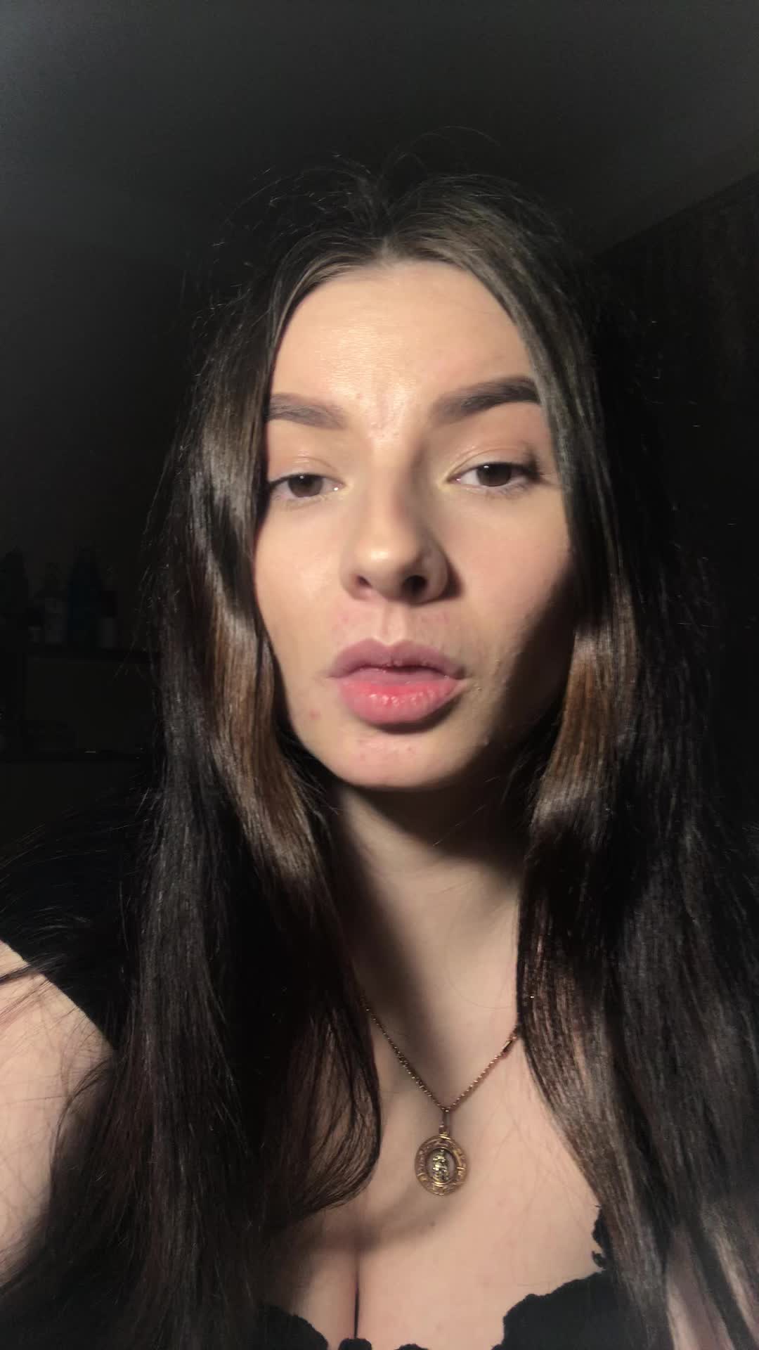 @yazhelida
