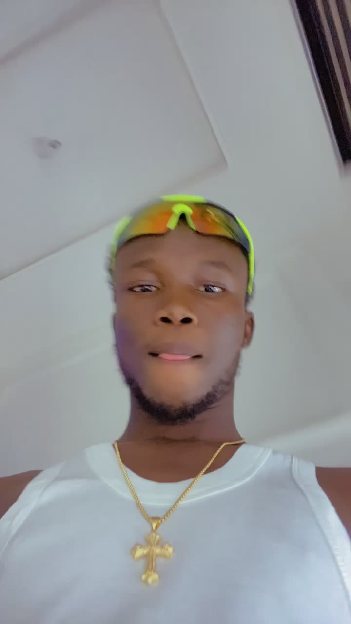 @SUNNY ADE 🥀🤍📸..