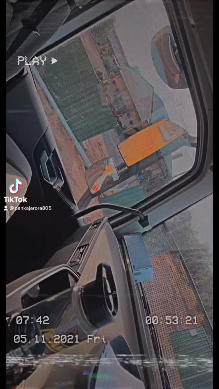 @D&euml;&euml;p Kamboj