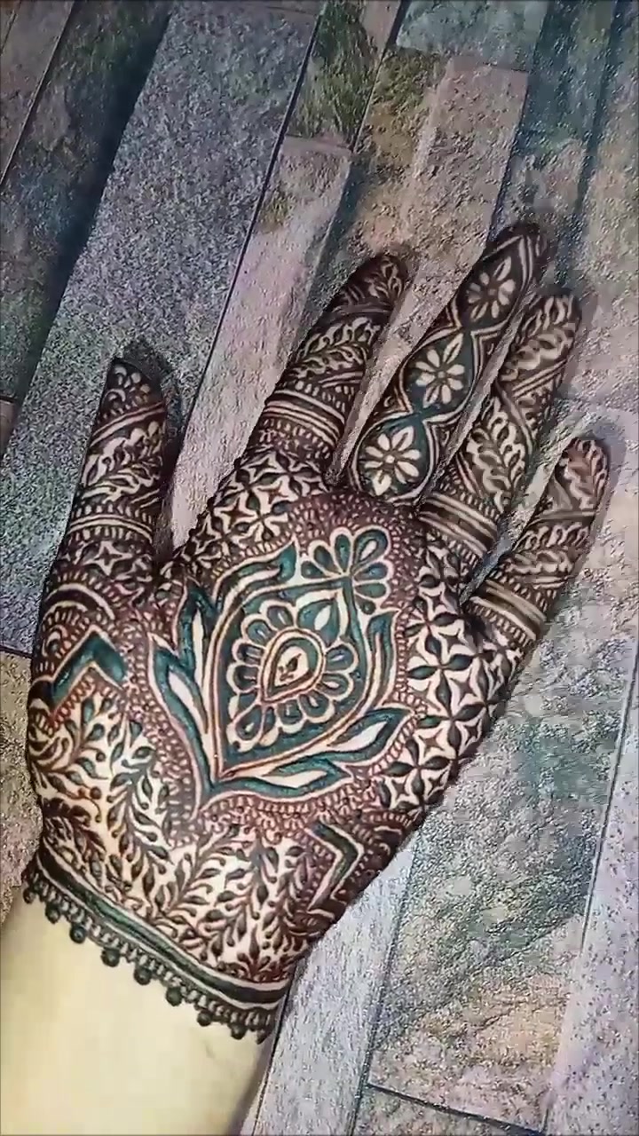 @Mehndi design by Nabahat