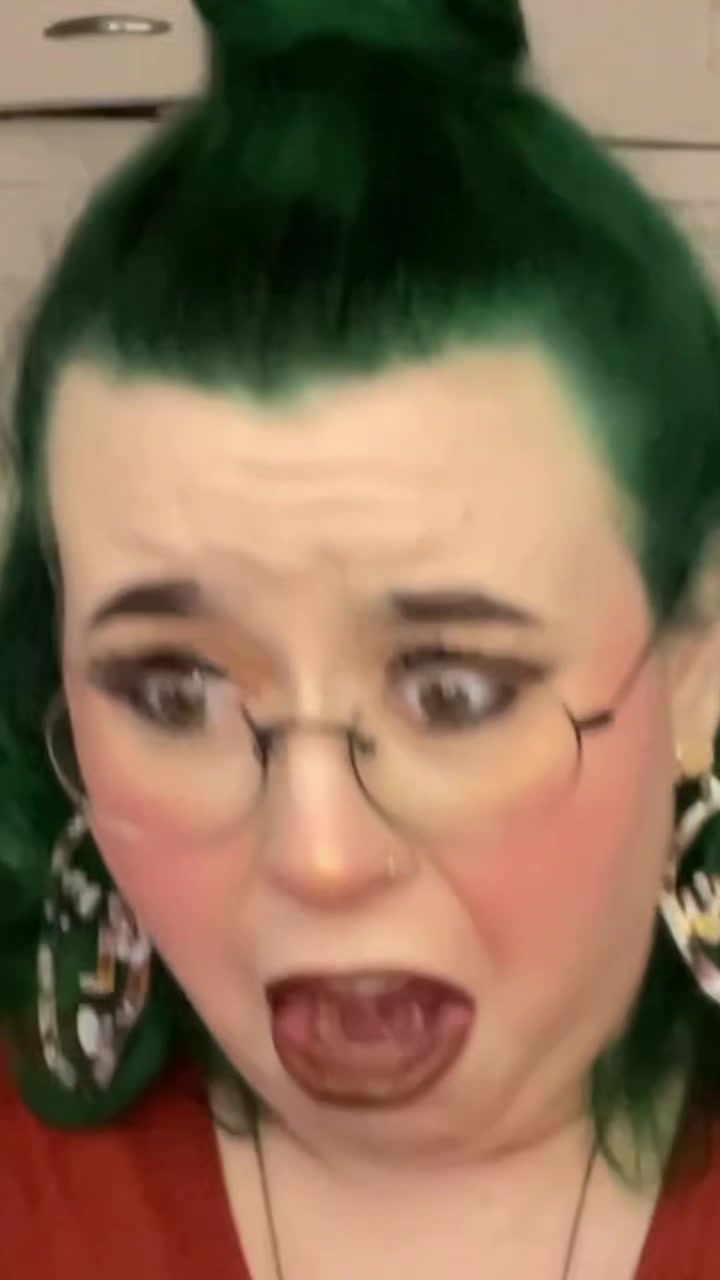 @rachelcrobins