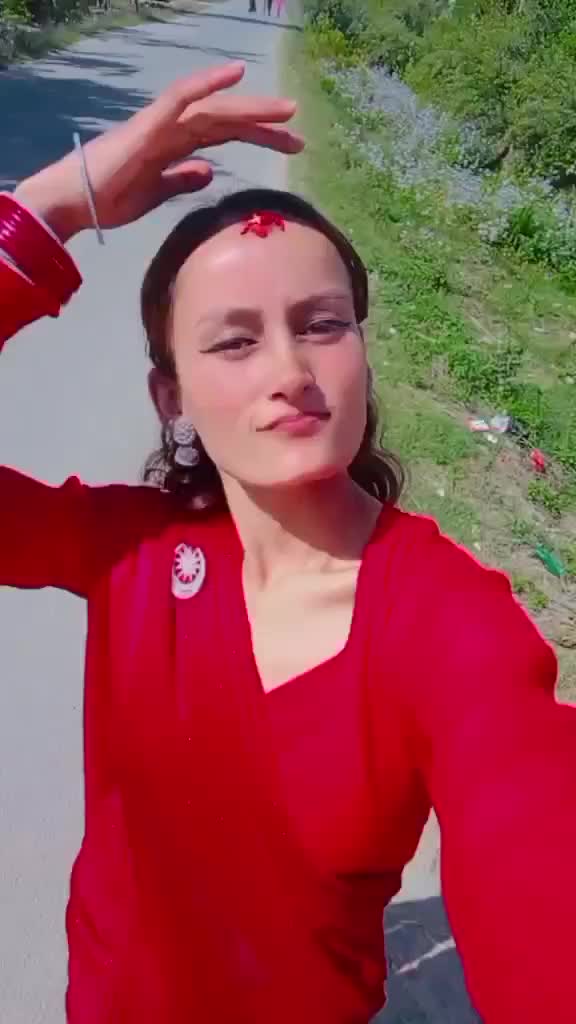@Mrs.ThAkUrAnI_👑