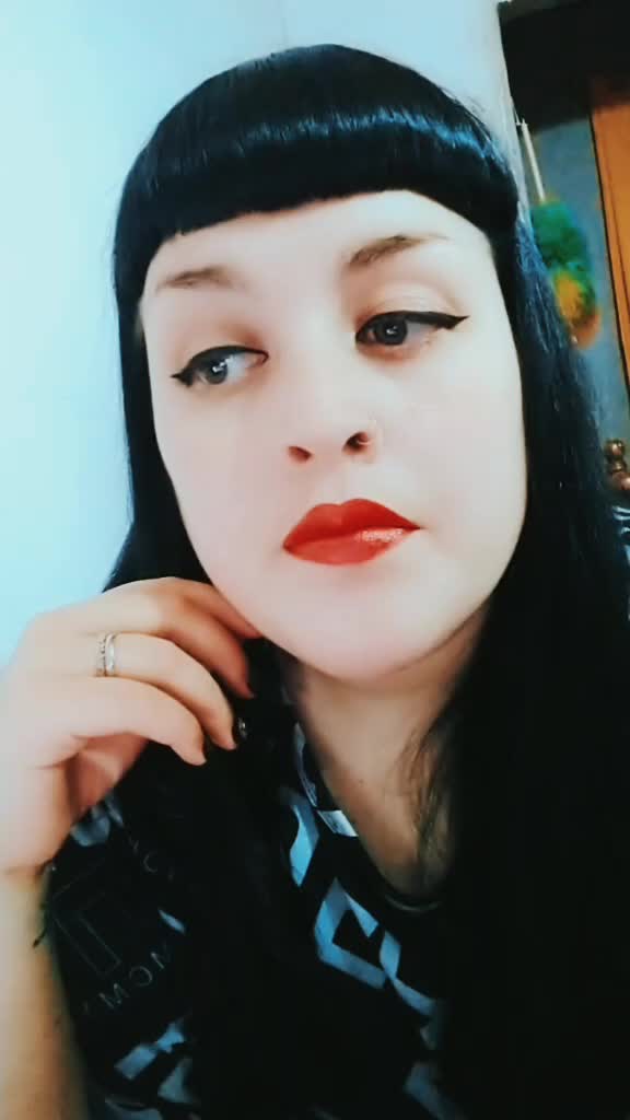 @DebiiQueen🍀